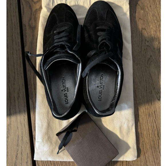 Louis Vuitton Sneakers - Picture 2 of 9